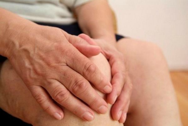 Ăn cá có lợi cho xương khớp. (Ảnh: tuoitre.vn)